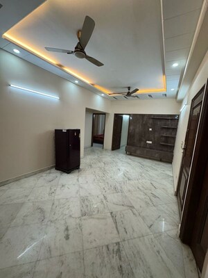 Parking in 3 BHK Apartment at Khirki Extension – for Rent