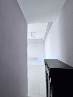 2 BHK Apartment For Rent in Supertech Hues, Sector 68