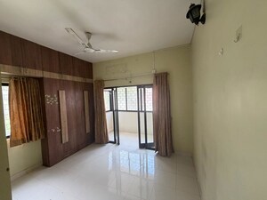 Room in 2 BHK Apartment at Aditya Towers Lulla Nagar, Lulla Nagar – for Rent