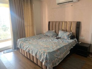 Bedroom in 3 BHK Builder Floor at Sector 21 – for Rent