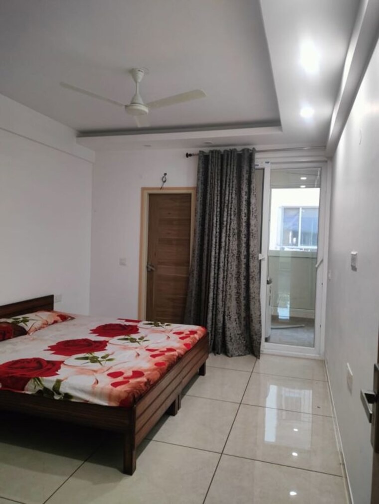 Bedroom, vip road 3 Bedroom 1850 Sq.Ft. Apartment In Vip Road Zirakpur 10625647
