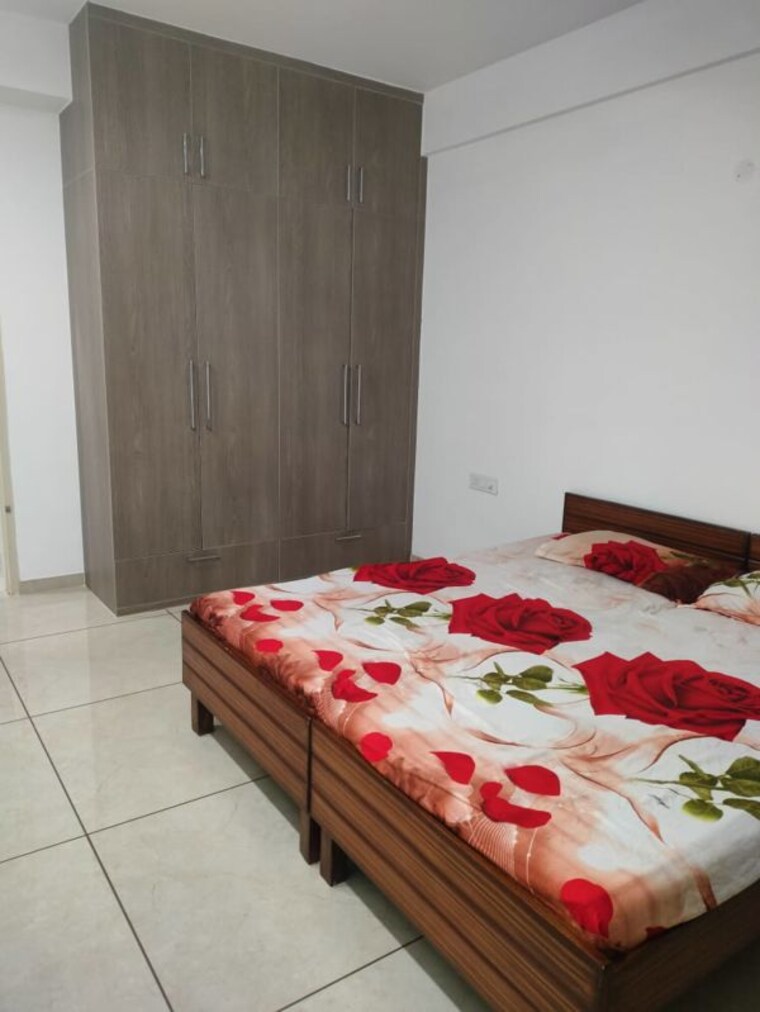Bedroom, vip road 3 Bedroom 1850 Sq.Ft. Apartment In Vip Road Zirakpur 10625647