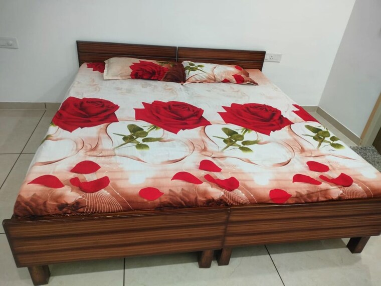 Bedroom, vip road 3 Bedroom 1850 Sq.Ft. Apartment In Vip Road Zirakpur 10625647