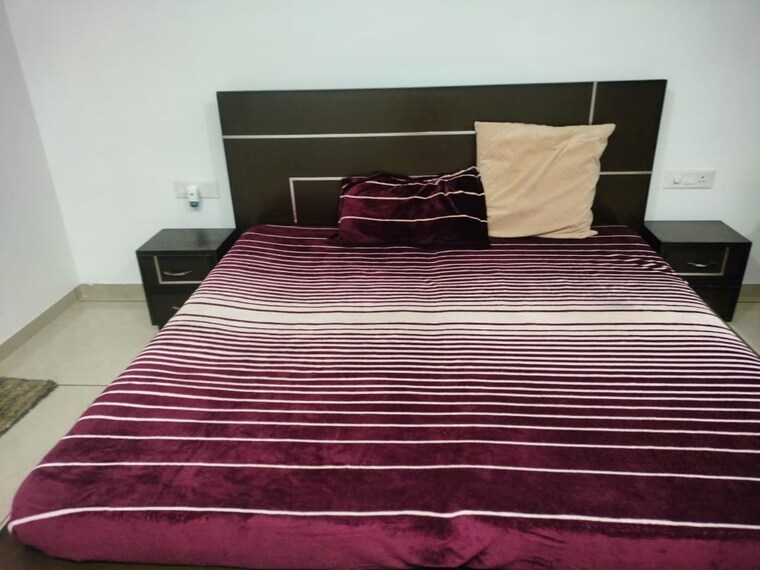 Bedroom, vip road 3 Bedroom 1850 Sq.Ft. Apartment In Vip Road Zirakpur 10625647