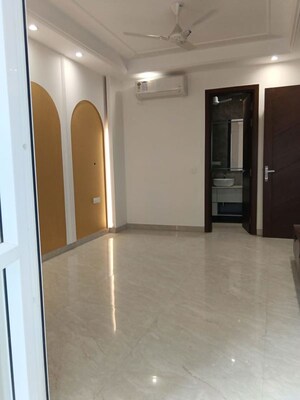 Room in 4 BHK Builder Floor at Sushant Lok I – for Sale