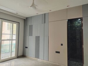 Building Lobby in 3 BHK Builder Floor at Sector 22 – for Rent