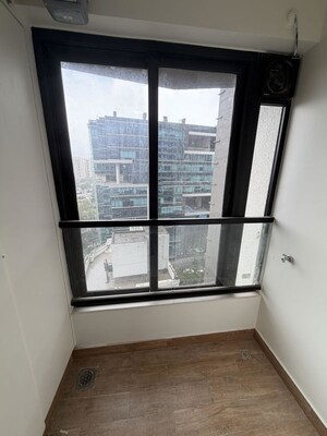 Room in 2 BHK Apartment at Kalpataru Magnus, Bandra East – for Rent