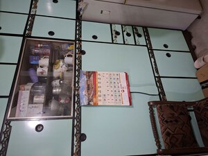 Furnished Amenities in 2 BHK Apartment at Vile Parle West – for Sale