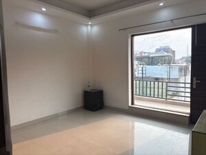 Room in 3 BHK Builder Floor at Sector 22 – for Rent