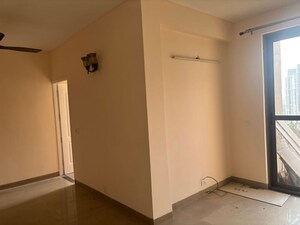 Room in 3 BHK Apartment at Unitech Uniworld Gardens 2, Sector 47 – for Rent