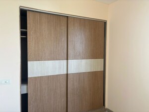Furnished Amenities in 3 BHK Apartment at Unitech Uniworld Gardens 2, Sector 47 – for Rent