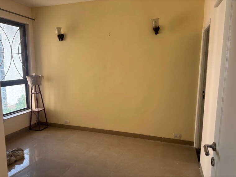 Room, unitech-uniworld-gardens-2 3 Bedroom 2200 Sq.Ft. Apartment In Sector 47 Gurgaon 10625694