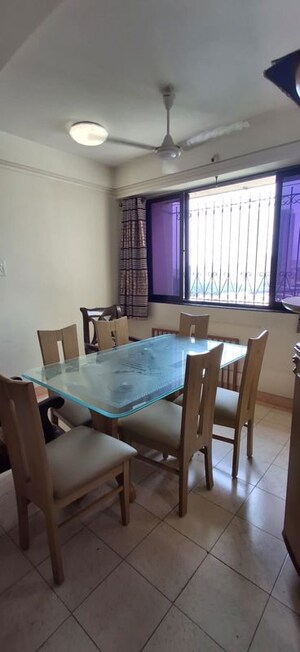 Team Area in 2 BHK Apartment at Ankur Building, Malad West – for Rent