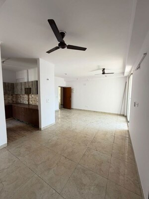 Room in 3 BHK Apartment at Hawelia Valencia Homes, Sector 1 Greater Noida – for Sale
