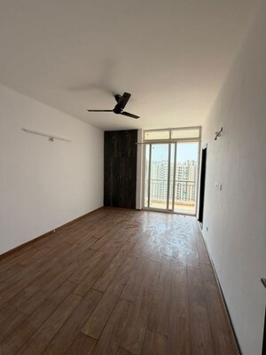 Room in 3 BHK Apartment at Hawelia Valencia Homes, Sector 1 Greater Noida – for Sale