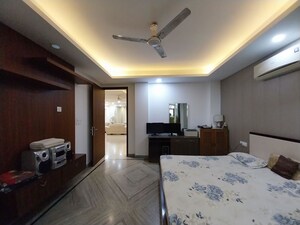 Bedroom in 3 BHK Builder Floor at Sector 23 – for Rent
