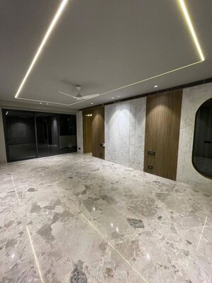 Parking in 3 BHK Builder Floor at Sector 23 – for Rent