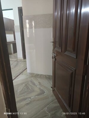 Bathroom in 2 BHK Apartment at RWA Residential Society Sector 46, Sector 46 – for Rent