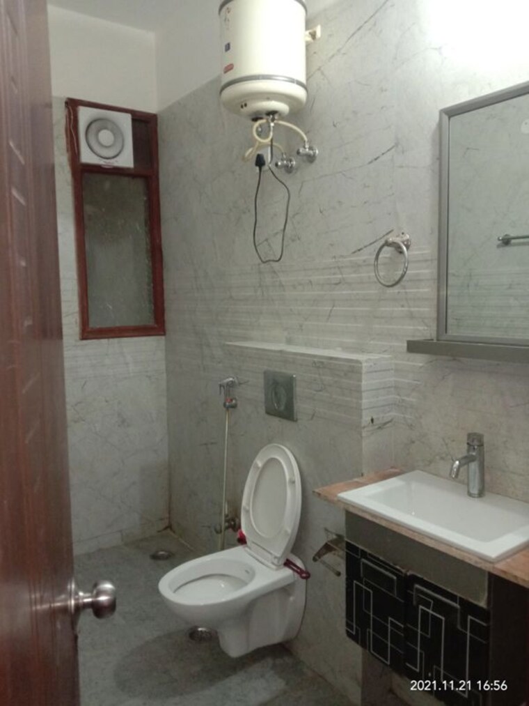 Bathroom, rwa-residential-society-sector-46 2 Bedroom 2086 Sq.Ft. Apartment In Sector 46 Gurgaon 10625725
