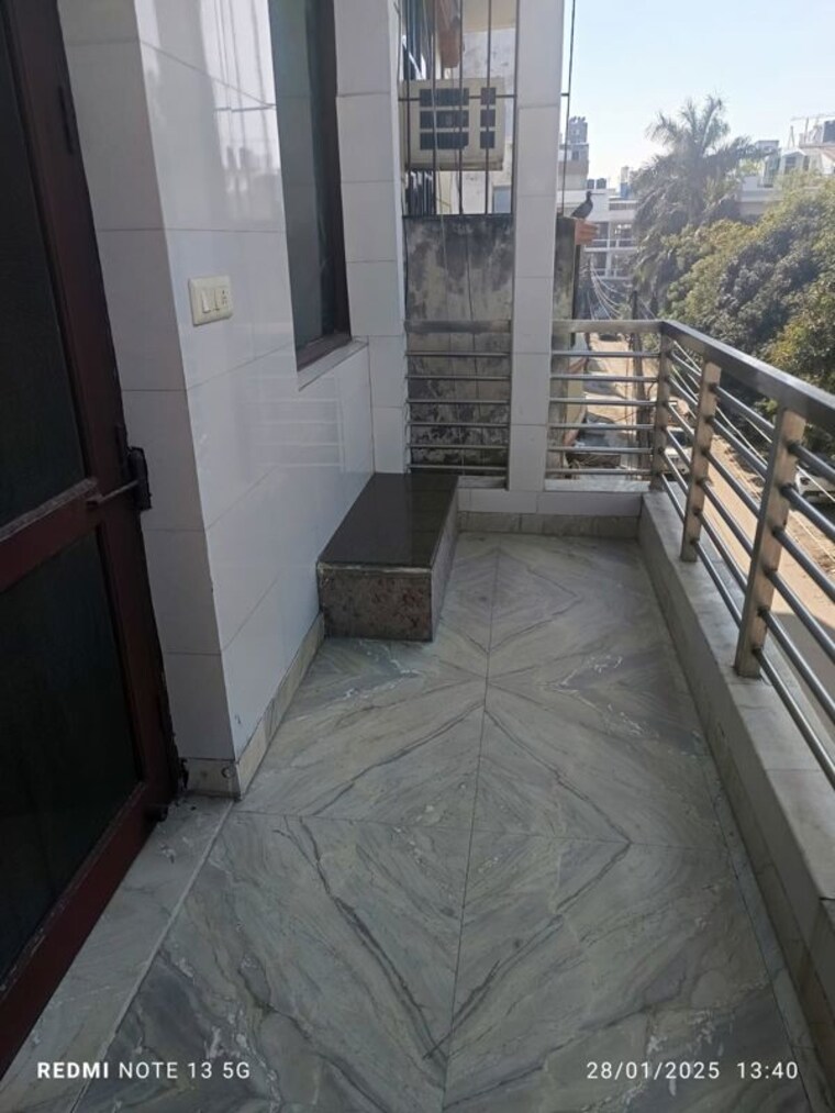 Balcony, rwa-residential-society-sector-46 2 Bedroom 2086 Sq.Ft. Apartment In Sector 46 Gurgaon 10625725