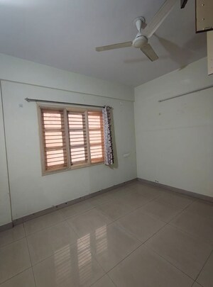 Room in 2 BHK Builder Floor at Hsr Layout Sector 2 – for Rent