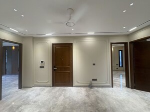 Room in 3 BHK Builder Floor at Palam Vihar Residents Association, Palam Vihar – for Rent