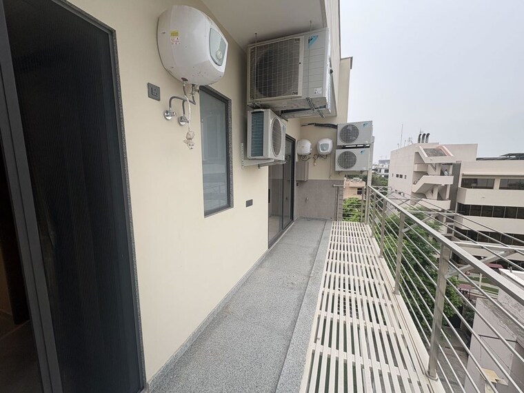 Balcony, palam-vihar-residents-association 3 Bedroom 1550 Sq.Ft. Builder Floor In Palam Vihar Gurgaon 10625738