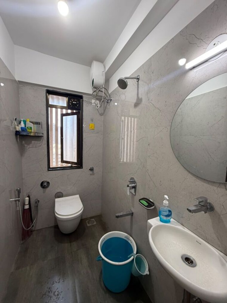 Bathroom, yash-dahisar-shivangan 1 Bedroom 450 Sq.Ft. Apartment In Dahisar East Mumbai 10625731