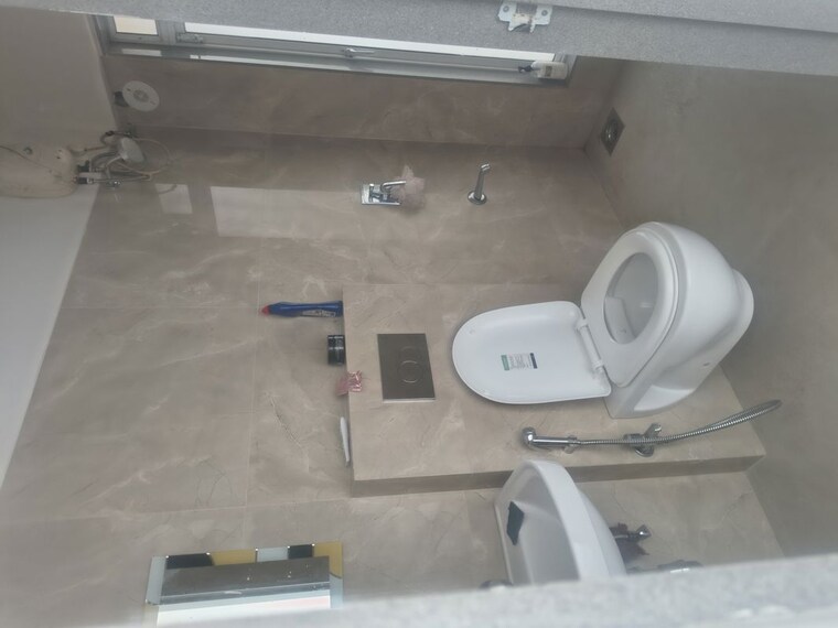 Bathroom, roha-vatika 1 Bedroom 450 Sq.Ft. Apartment In Kurla East Mumbai 10625733
