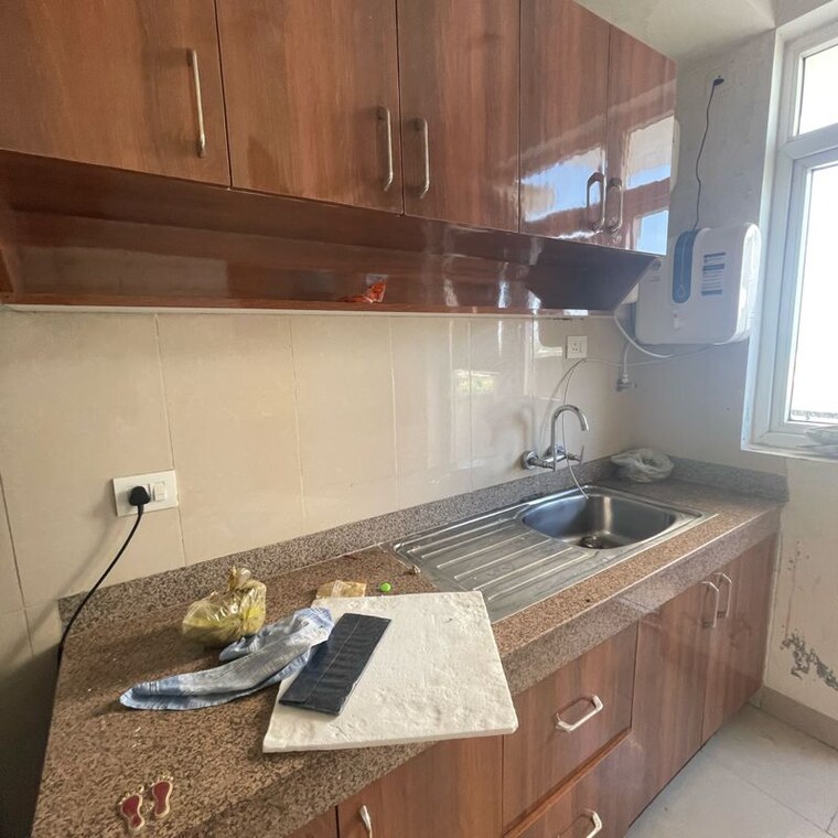 Kitchen, emaar-emerald-estate 3 Bedroom 1395 Sq.Ft. Apartment In Sector 65 Gurgaon 10625758