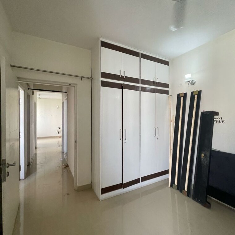 Room, emaar-emerald-estate 3 Bedroom 1395 Sq.Ft. Apartment In Sector 65 Gurgaon 10625758