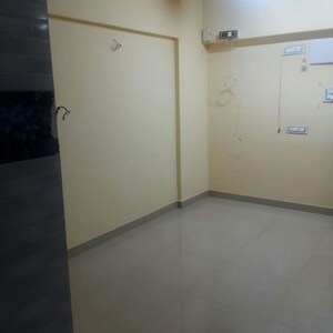 Room in 1 BHK Apartment at Goregaon West – for Rent