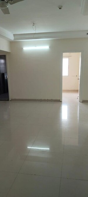 Room in 3 BHK Apartment at Manjeera Majestic Homes, Kukatpally – for Rent