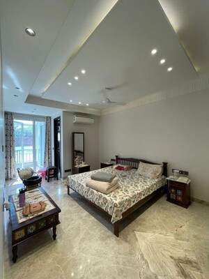 Bedroom in 3 BHK Builder Floor at Sector 23 – for Rent