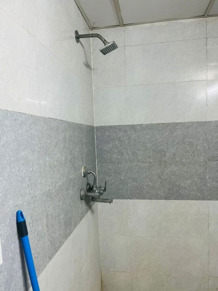 Bathroom, amrapali-kingswood 2 Bedroom 1100 Sq.Ft. Apartment In Sector 4 Greater Noida Greater Noida 10625784
