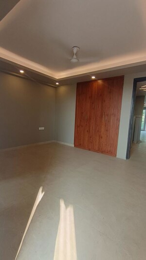 Room in 3 BHK Builder Floor at Palam Vihar Residents Association, Palam Vihar – for Rent
