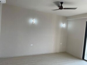 Room in 3 BHK Apartment at M3M Heights, Sector 65 – for Rent