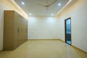 Room in 4 BHK Independent House at Vip Road – for Sale