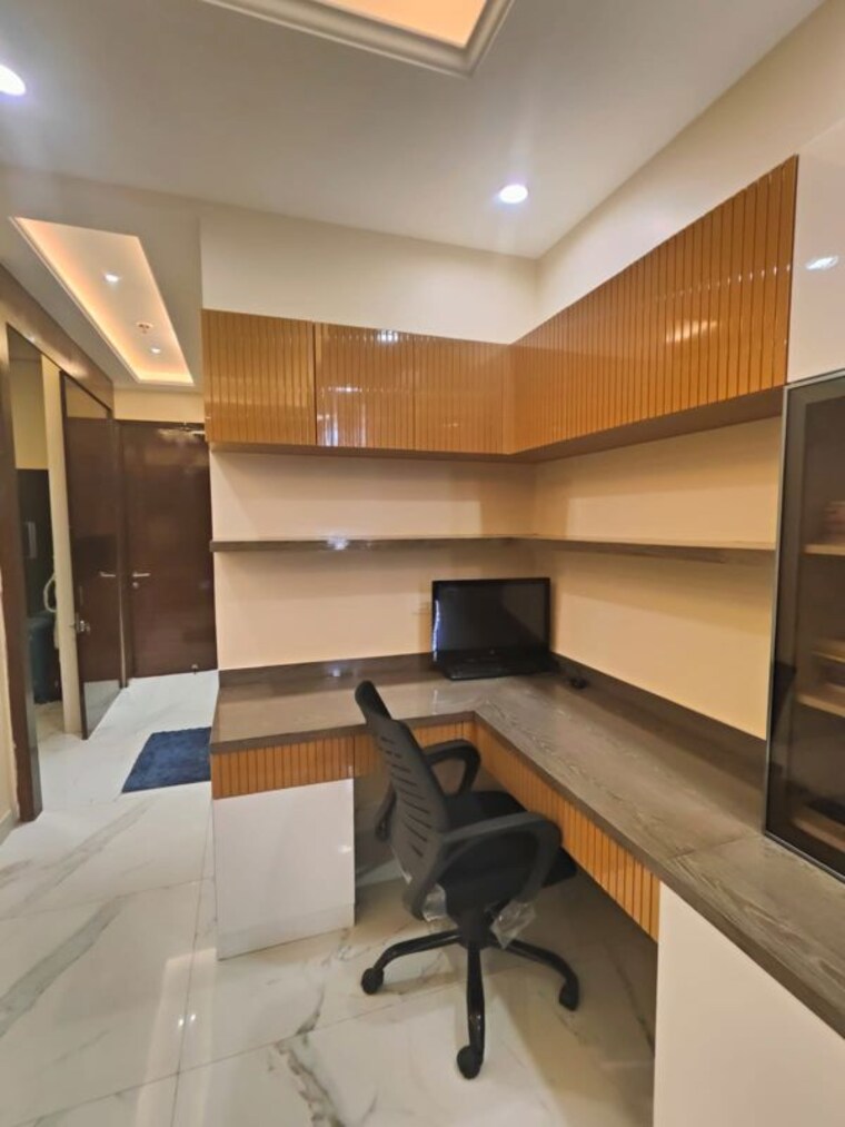 Kitchen, ireo-victory-valley 4 Bedroom 3138 Sq.Ft. Apartment In Sector 67 Gurgaon 10625808
