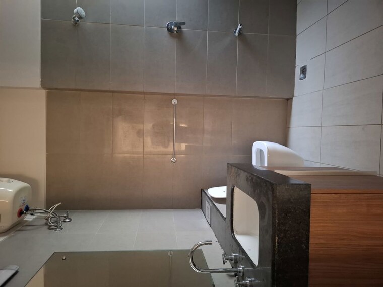 Kitchen, ireo-victory-valley 4 Bedroom 3138 Sq.Ft. Apartment In Sector 67 Gurgaon 10625808