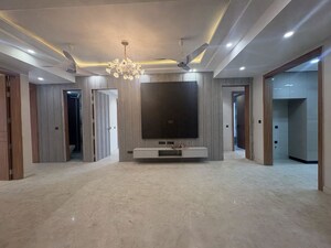 Room in 3 BHK Builder Floor at Sector 23 – for Rent