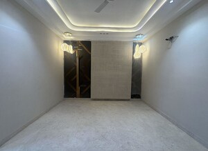 Room in 3 BHK Builder Floor at Sector 23 – for Rent