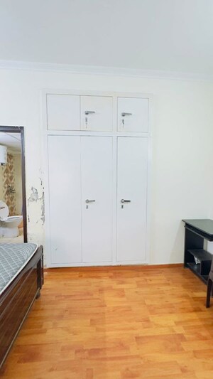 Room in 3.5 BHK Apartment at Aims Golf City, Sector 75 – for Sale