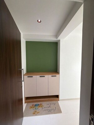 Furnished Amenities in 3 BHK Apartment at Kalpataru Magnus, Bandra East – for Rent