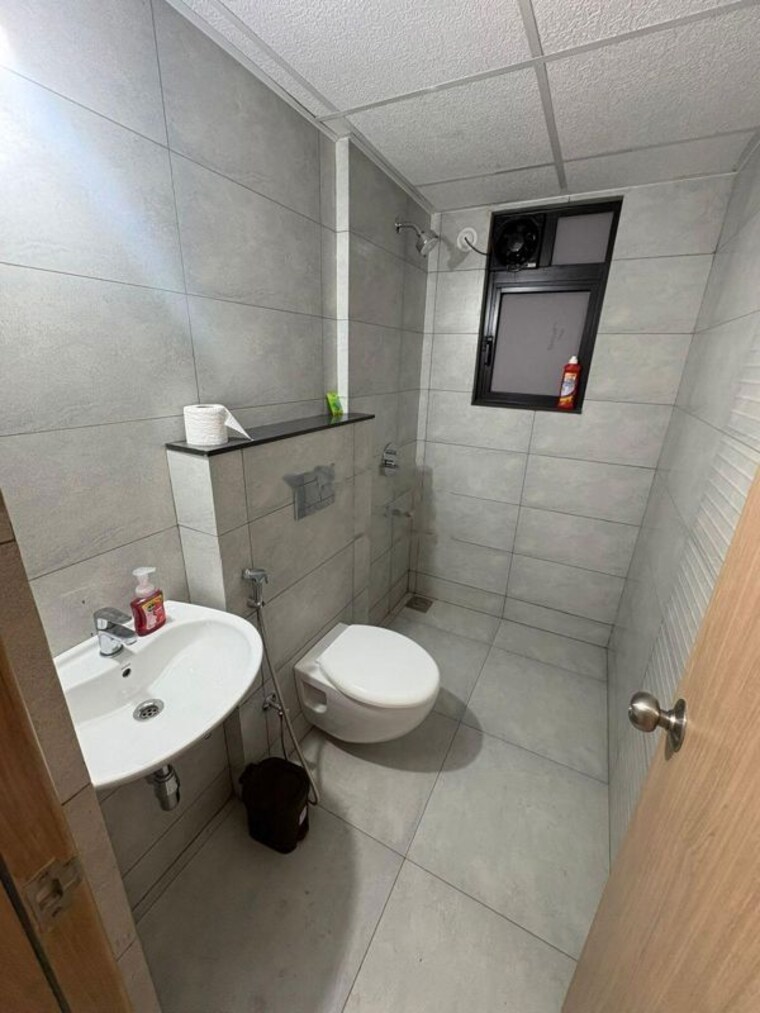 Bathroom, mahindra-nestalgia 2 Bedroom 1100 Sq.Ft. Apartment In Pimpri Pune 10625858