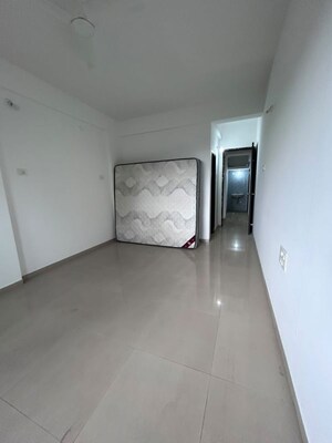 Room in 3 BHK Apartment at Ujwal Nagar – for Rent