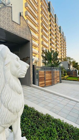 5 BHK Penthouse – Exterior View View at Awas Vikas Flat, Vrindavan Yojna - for Sale