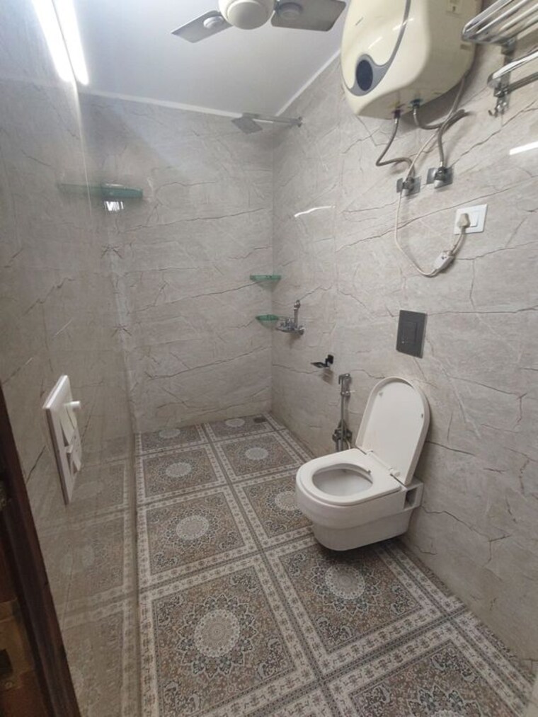 Bathroom, saket 3 Bedroom 1500 Sq.Ft. Apartment In Saket Delhi 10625898