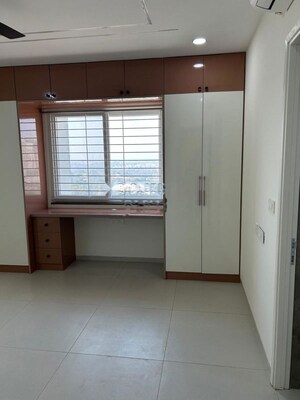 Room in 3 BHK Apartment at Jayabheri The Nirvana, Gopanpally – for Rent