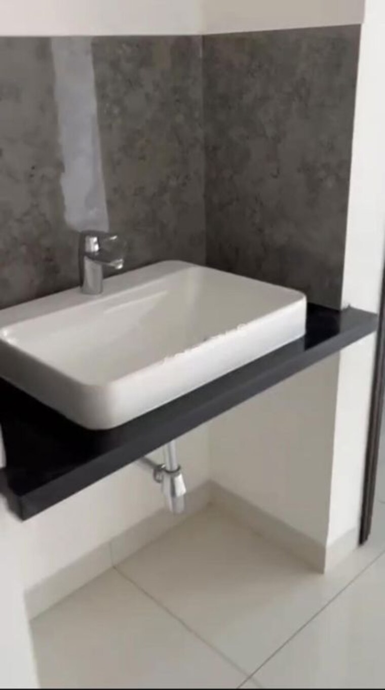 Bathroom, aparna-sarovar-zicon 2 Bedroom 930 Sq.Ft. Apartment In Nallagandla Hyderabad 10625929